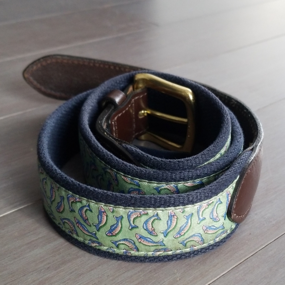 Vineyard vines belt, sz 34, great cond, trout